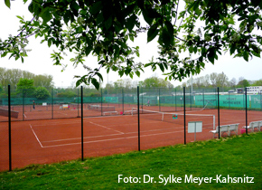 Foto von Dr. Meyer-Kahsnitz: Tennisplatz