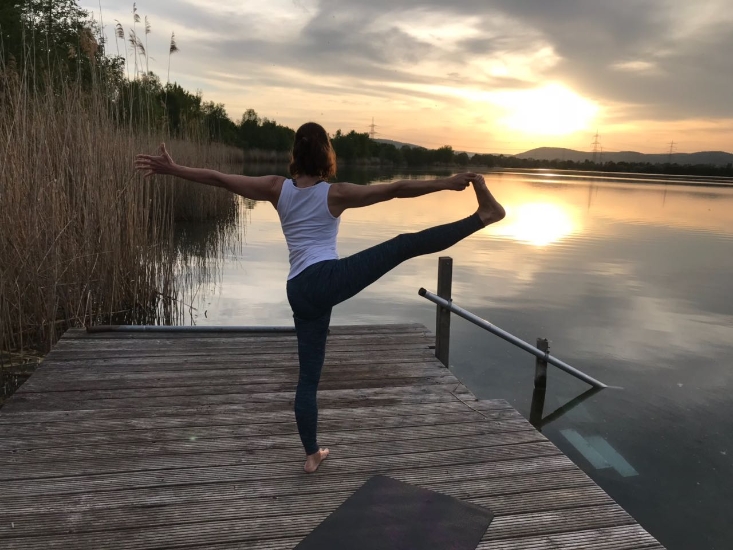 Bild vom Yoga am See - Foto Beate Rehme