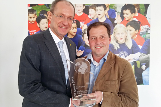 Das Bild zeigt Bürgermeister Ulrich Roland und Oliver Martin