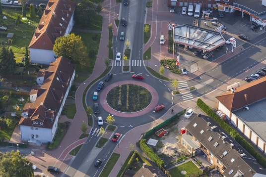 Das Bild zeigt den Kreisverkehr an der Horster Straße