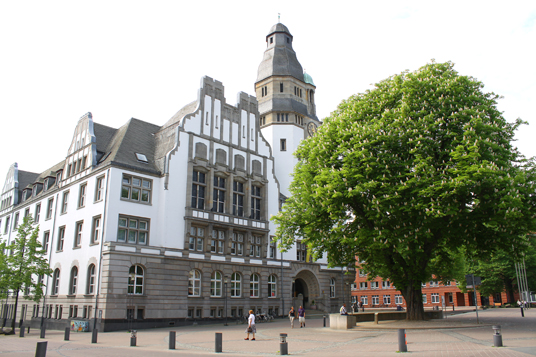Das Bild zeigt das Gladbecker Rathaus