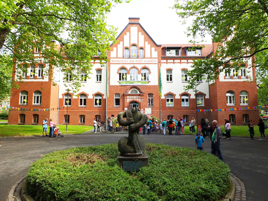 Das Bild zeigt die Musikschule