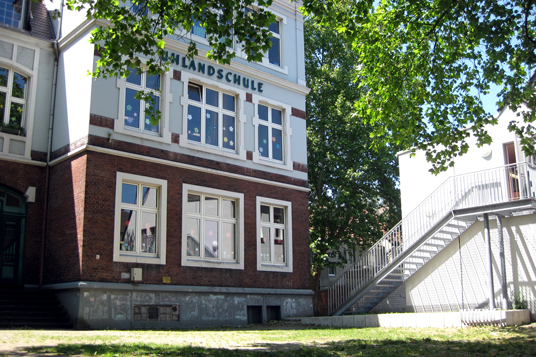 Das Bild zeigt die ehemalige Uhlandschule