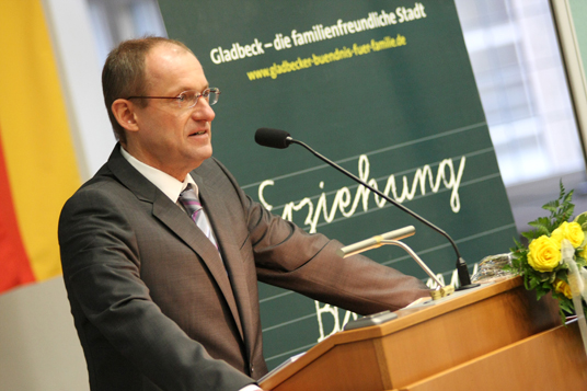 Das Bild zeigt Bürgermeister Ulrich Roland