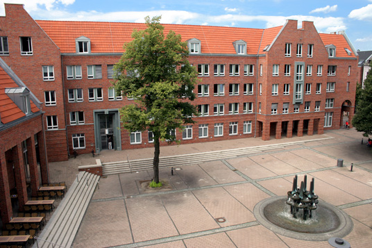 Das Bild zeigt das Gladbecker Rathaus